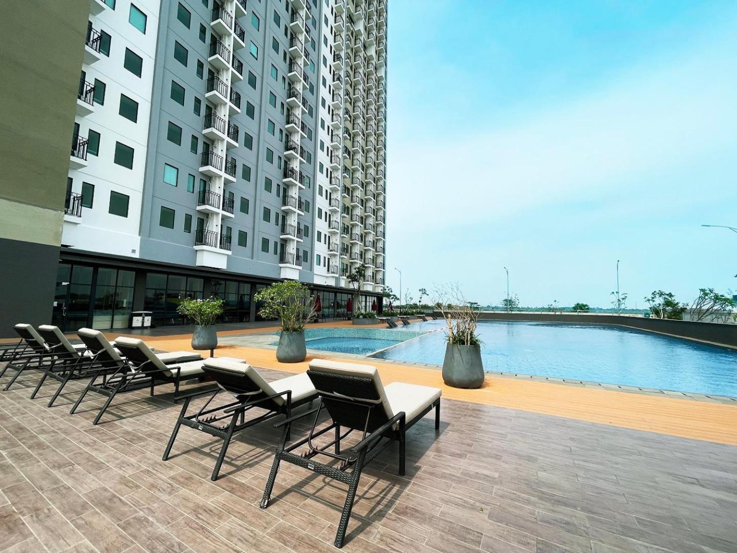 Hotel Osaka Pik2 Tangerang Eksteriør billede