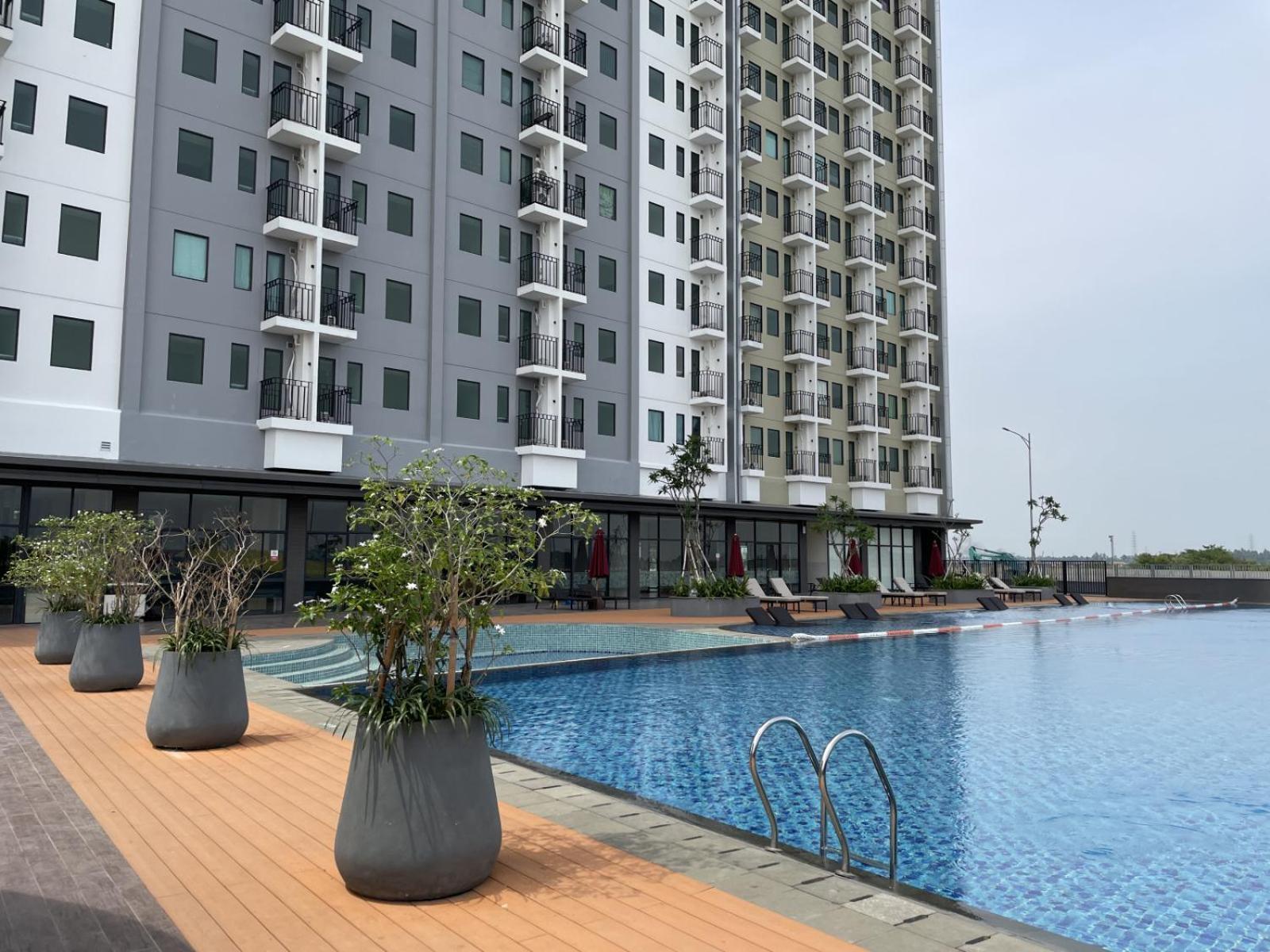 Hotel Osaka Pik2 Tangerang Eksteriør billede